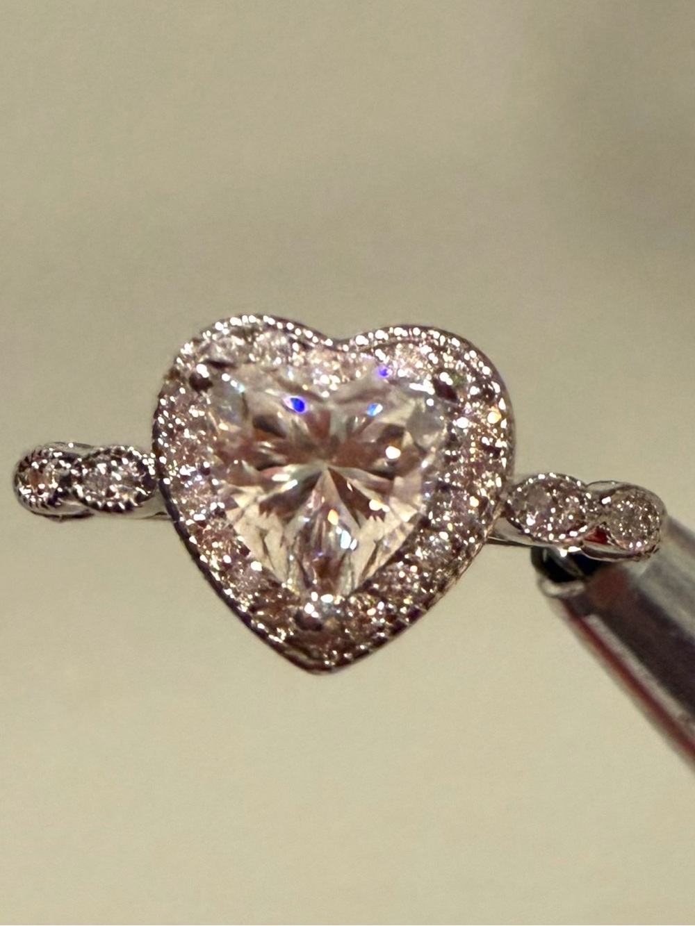 1.0ct GRA MOISSANITE Heart Ring 7 s925 Sterling Silver